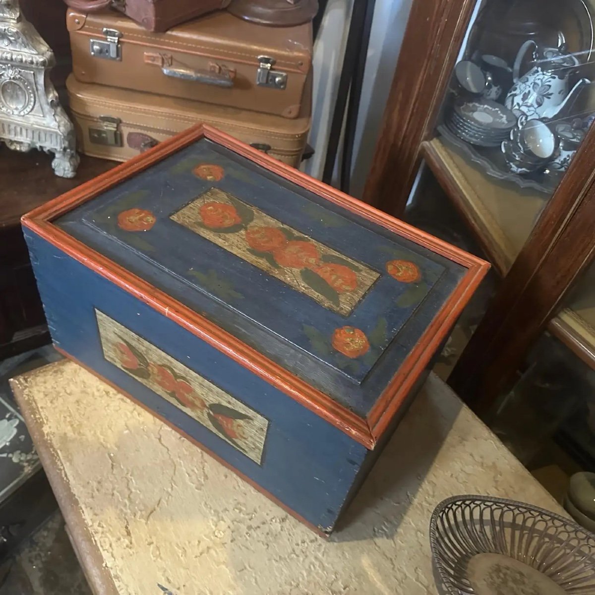 1890s Louis Philippe Red And Blue Lacquered Wood Sicilian Box-photo-3