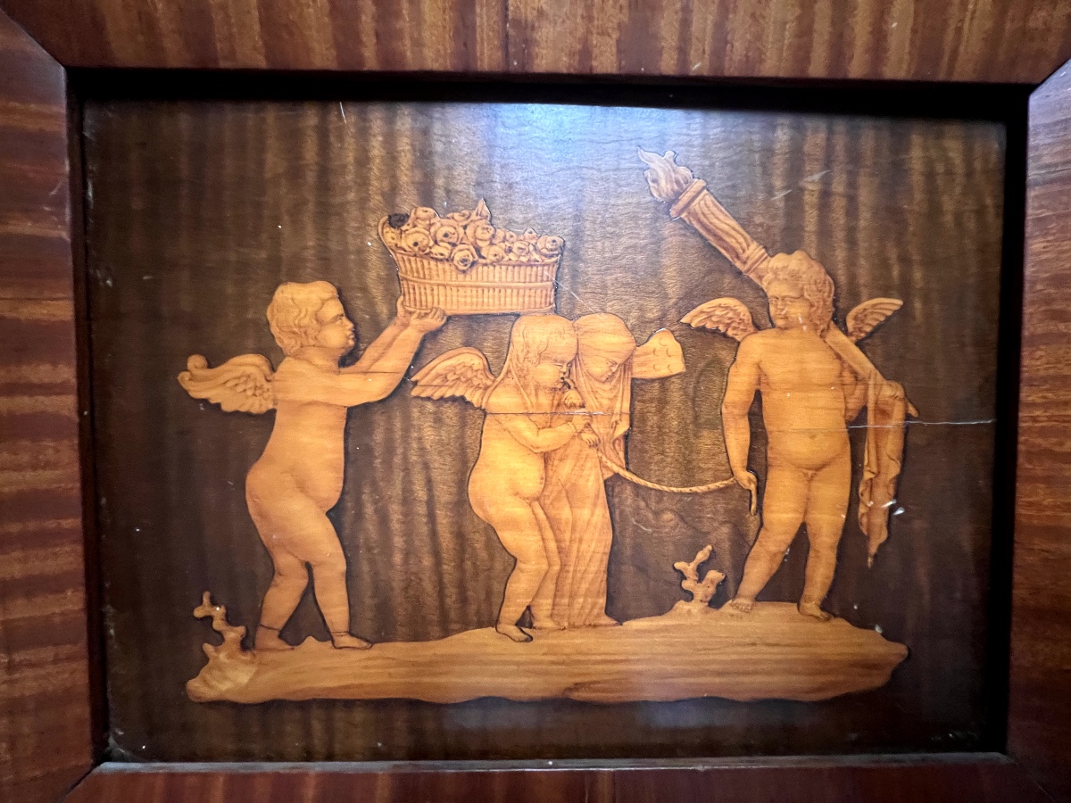 Incrustation En Bois Avec Figures De Putti-photo-1
