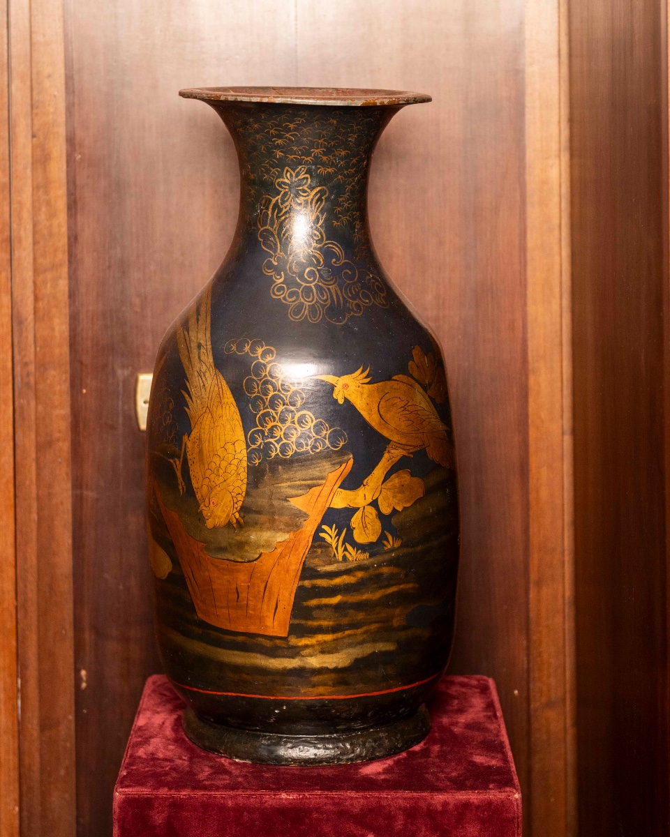 Pair of terracotta vases lacquered in chino isterie-photo-1