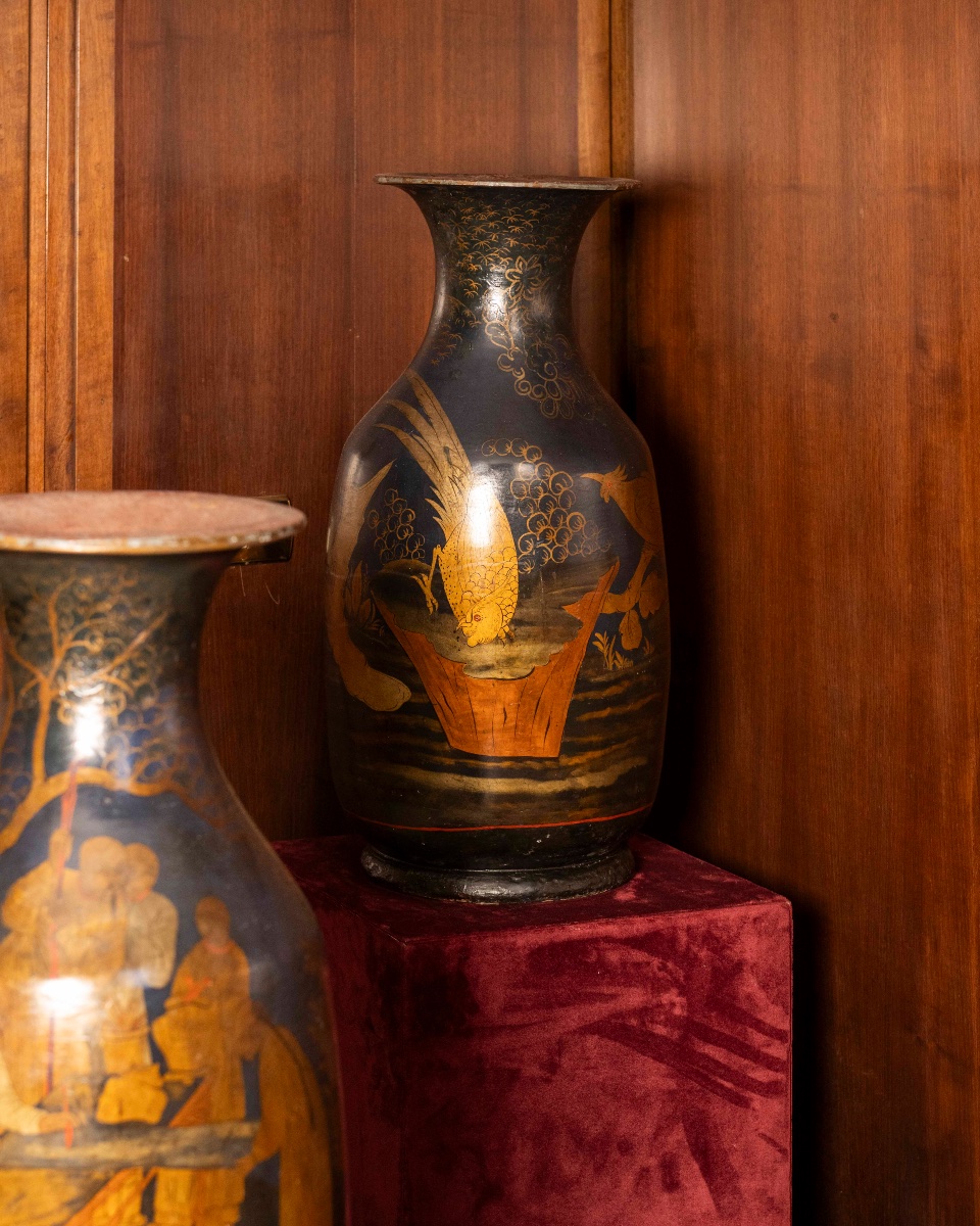 Pair of terracotta vases lacquered in chino isterie-photo-2