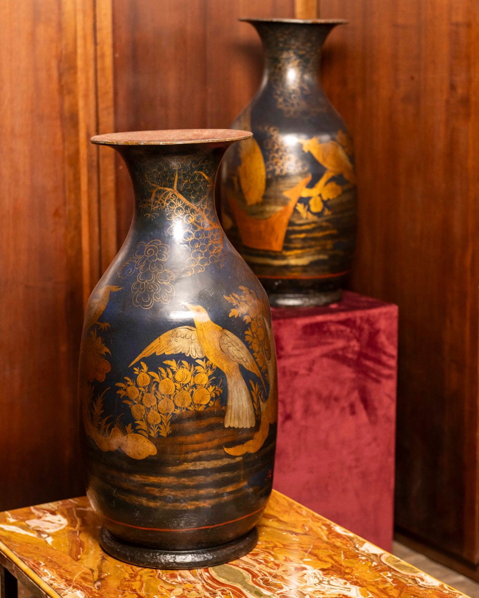 Pair of terracotta vases lacquered in chino isterie-photo-4
