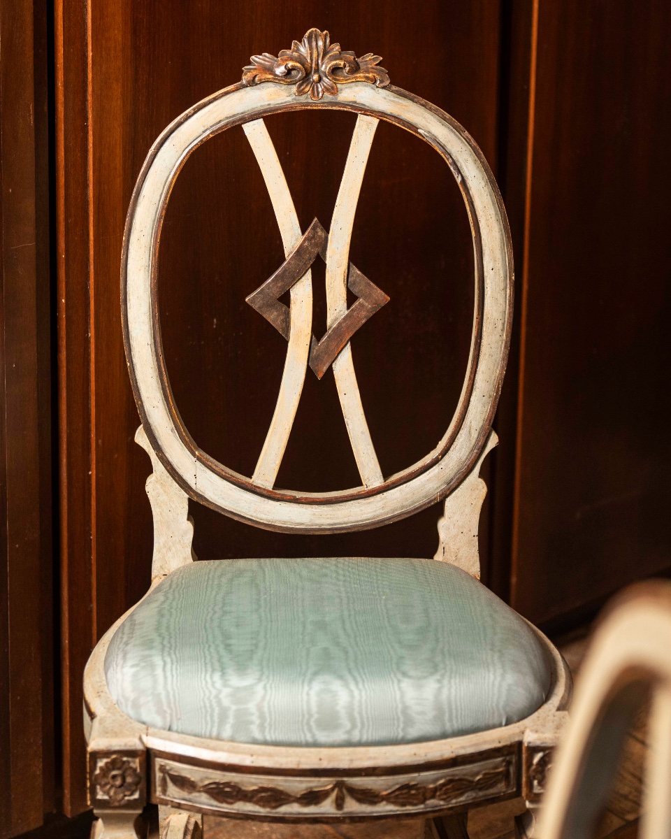 Groupe de dix chaises en bois décorées et laquées-photo-2
