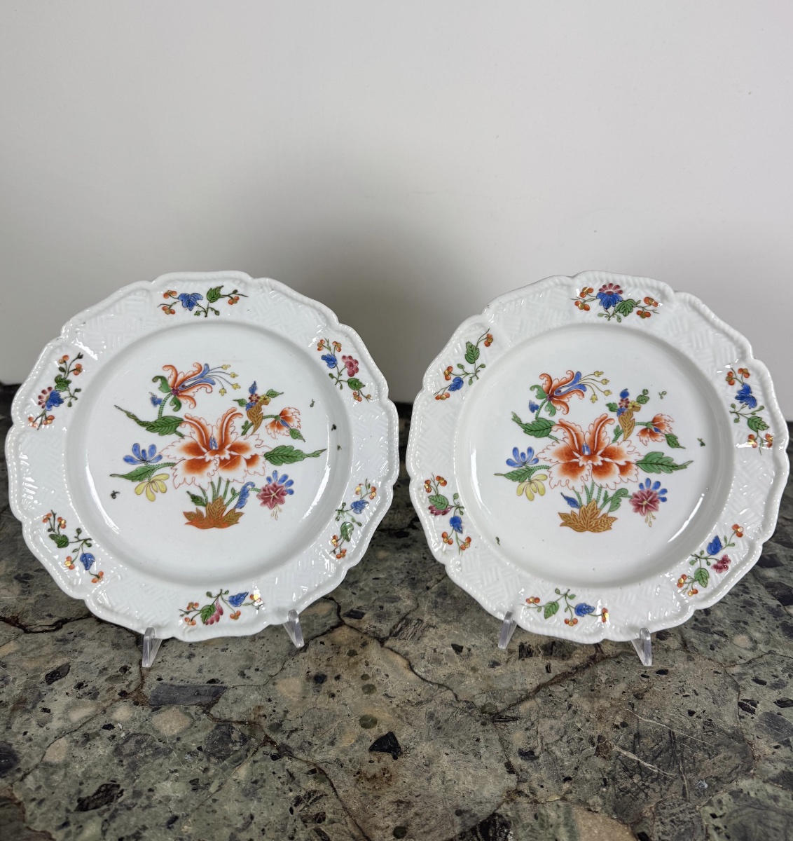 Set Of Two Porcelain Plates By Manifattura Ginori, Decorated With Tulips 