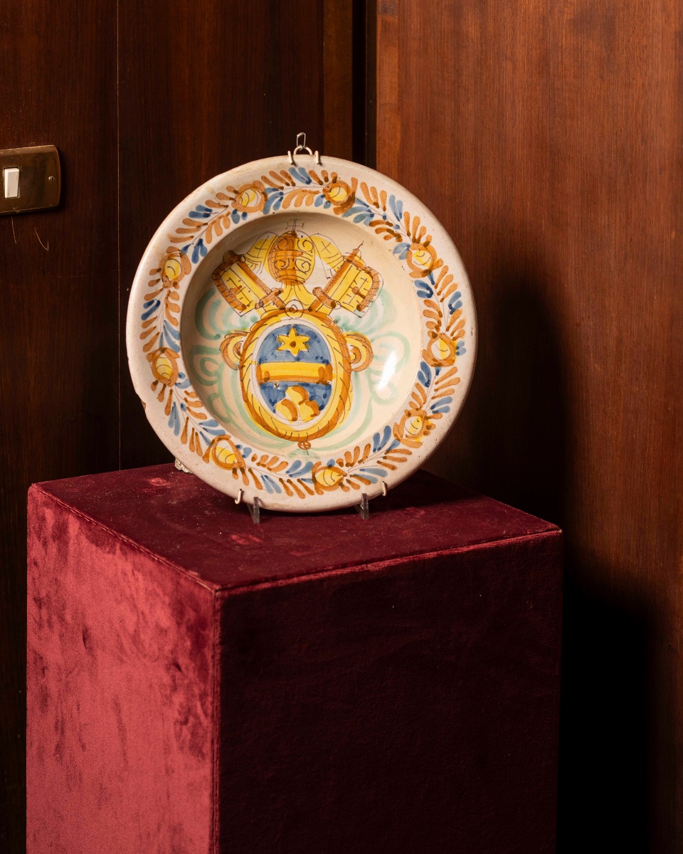 Majolica Plate With The Papal Coat Of Arms, Albani, Italy, 18th Century