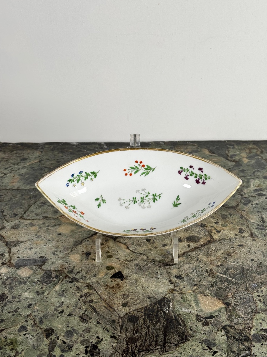 Paris Porcelain Shuttle Cup, Made By Lebon-hallez, With A Scattered Floral Design-photo-2