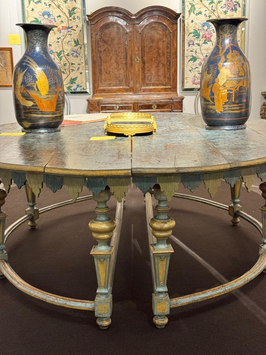 A Table Consisting Of Two Large 17th-century Blue-lacquered Consoles-photo-2