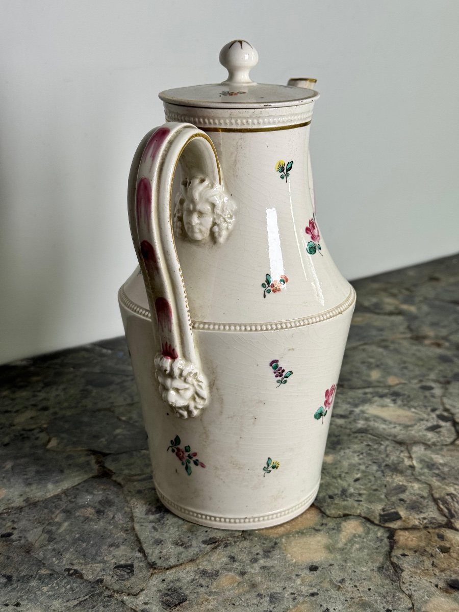 Cafetière en céramique Del Vecchio décorée de fleurs éparses, XVIIIe siècle-photo-1