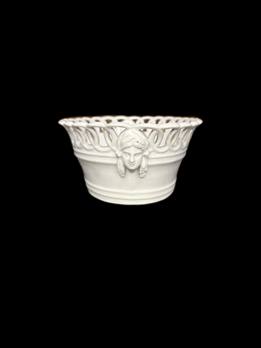 Porcelain Basket With Two Handles Shaped Like Women's Heads. Naples, Royal Factory Of Naples, 17th Century-photo-2
