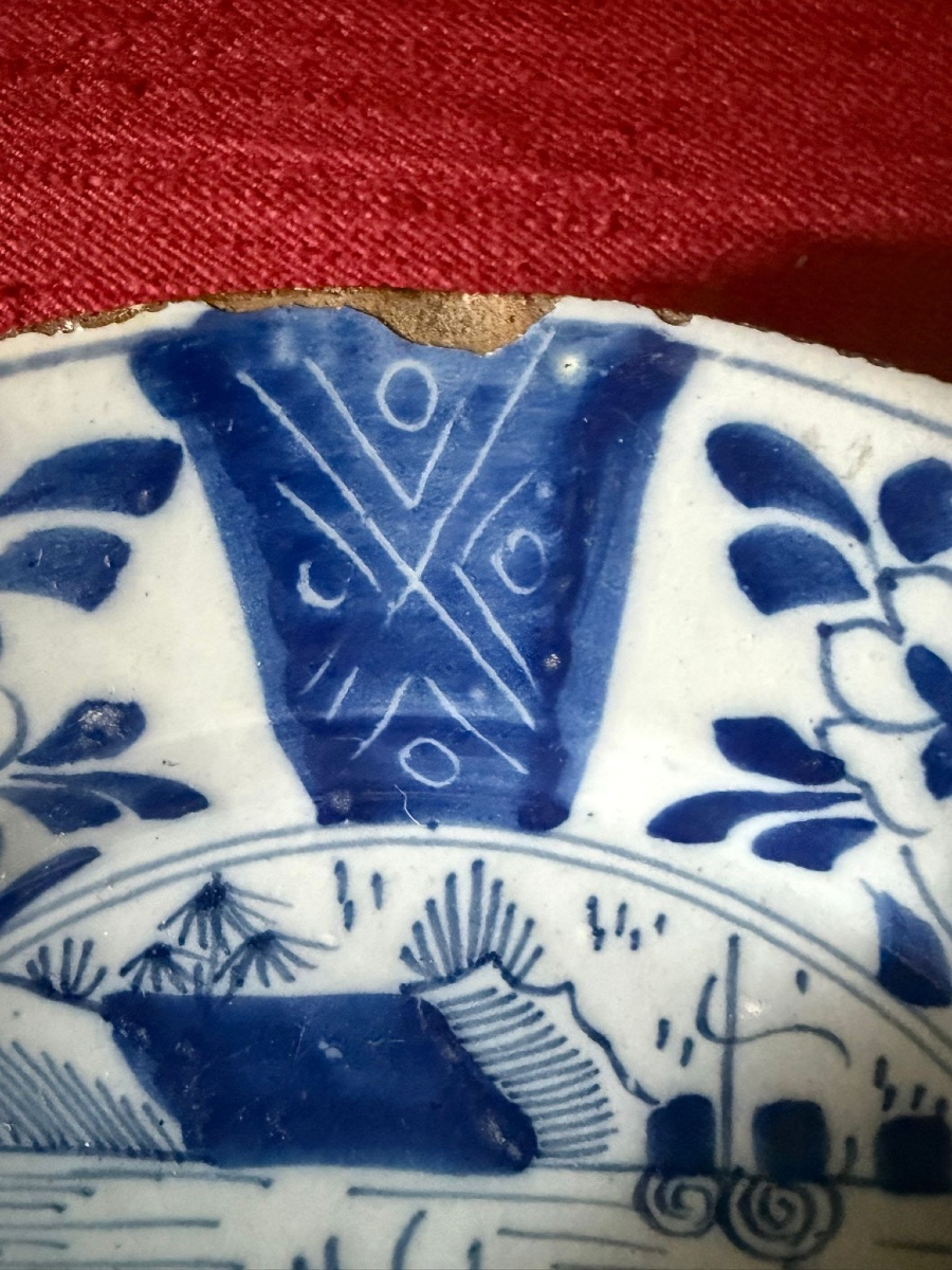 Pair Of 17th-century Delft-style Majolica Plates-photo-7