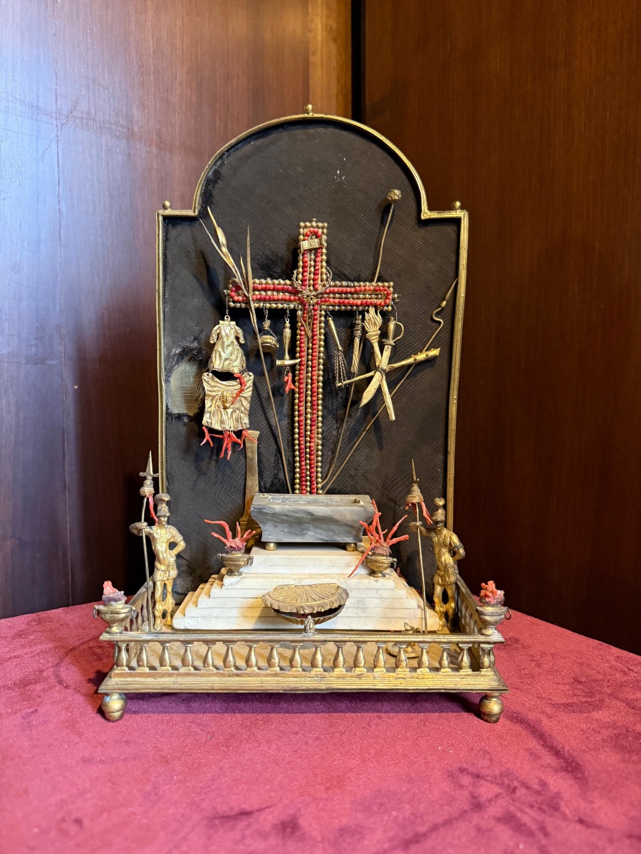 Autel votif avec crucifix et symboles de la Passion, Sicile, XVIIIe siècle