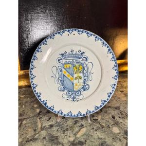 Polychrome Majolica Plate With Coat Of Arms, Quartered Noble Crest, 18th Century