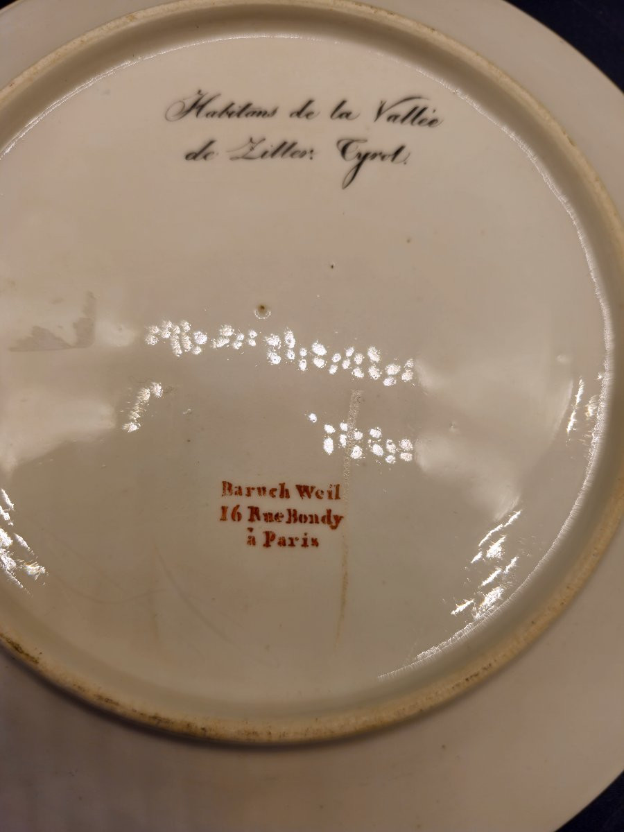 Assiette représentant les costumes des habitants de la vallée tyrolienne de Baruch Weil-photo-2