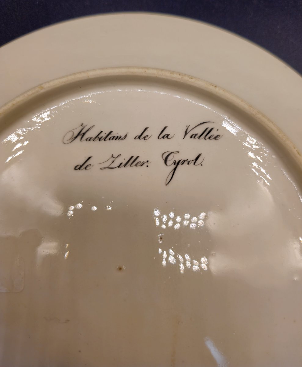 Assiette représentant les costumes des habitants de la vallée tyrolienne de Baruch Weil-photo-3