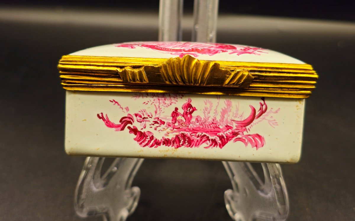 Enamel Snuffbox With Sanguine Decoration-photo-2