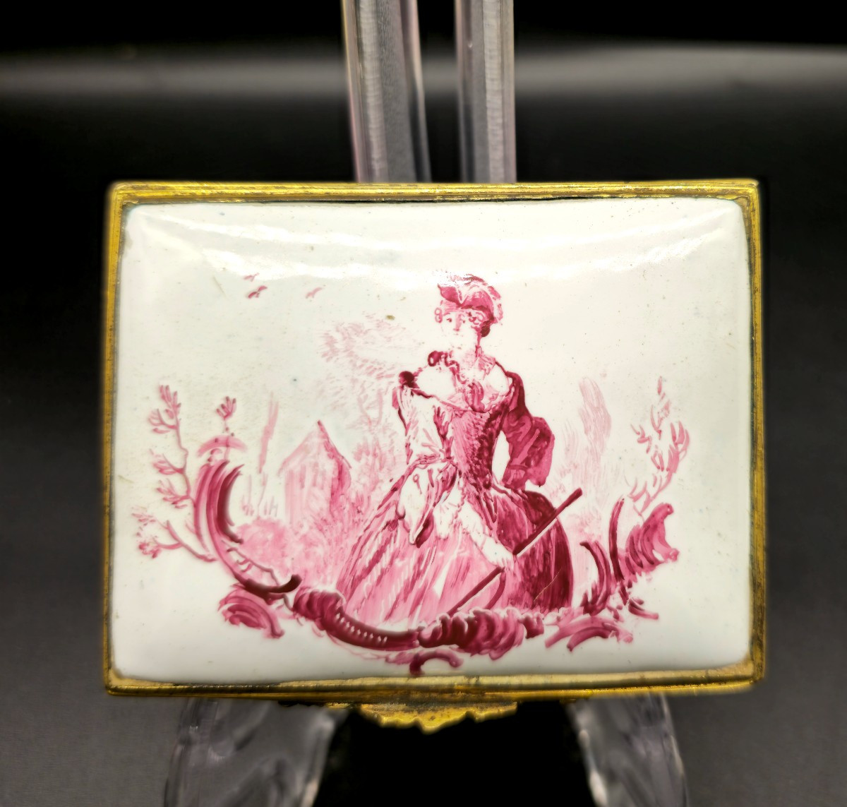 Enamel Snuffbox With Sanguine Decoration