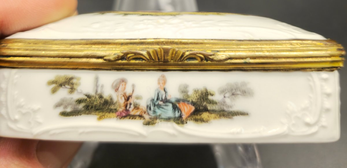 Berlin Porcelain Snuffbox With Scenes From The Commedia Dell'arte And Watteau-photo-5