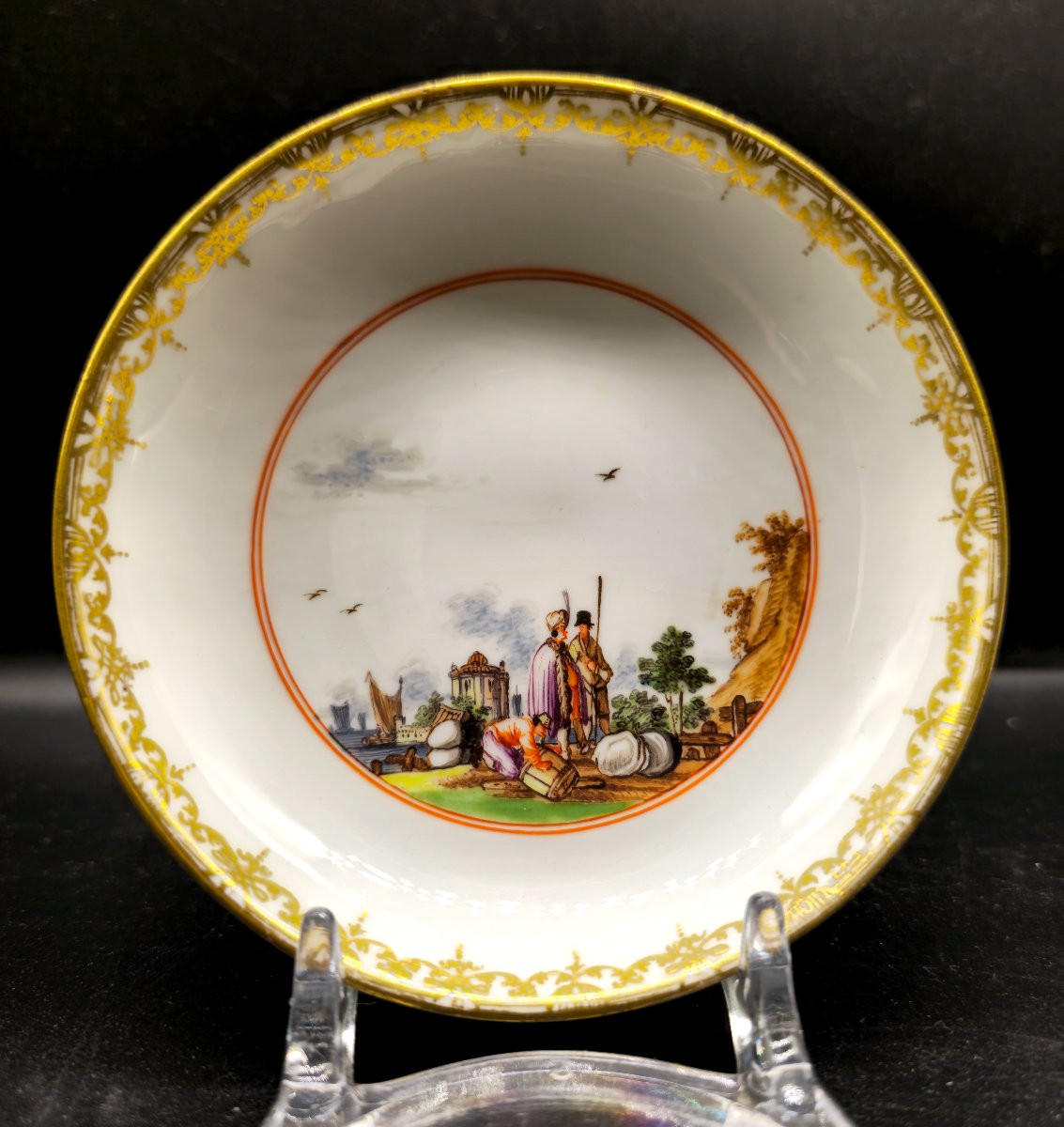 Tasse et soucoupe en porcelaine de Meissen à décor de ports, 1735-photo-3