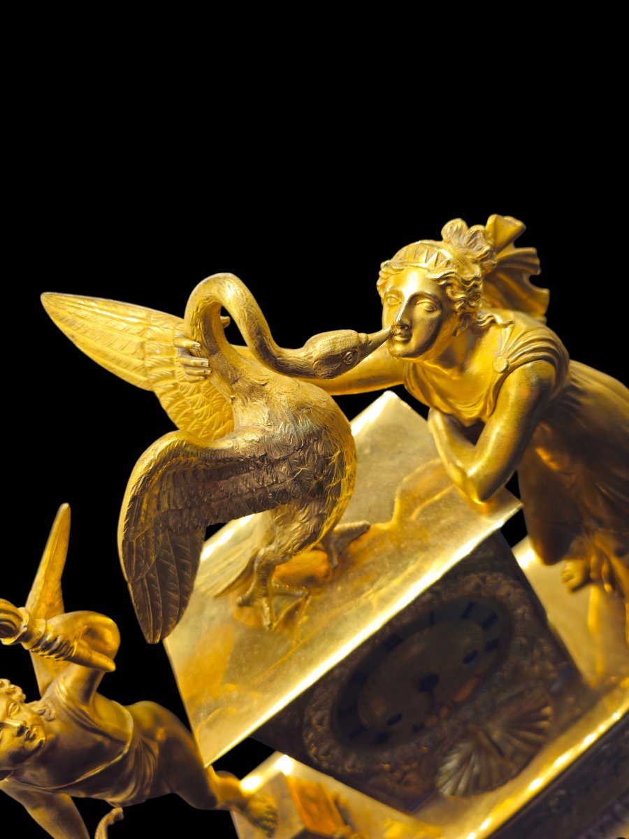 Pendule Léda et le Cygne Empire en Bronze Doré au Mercure, France Début XIXe Siècle-photo-4