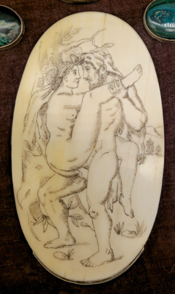 Plaque en ivoire gravée représentant Hercule et Omphale – scène mythologique érotique-photo-2
