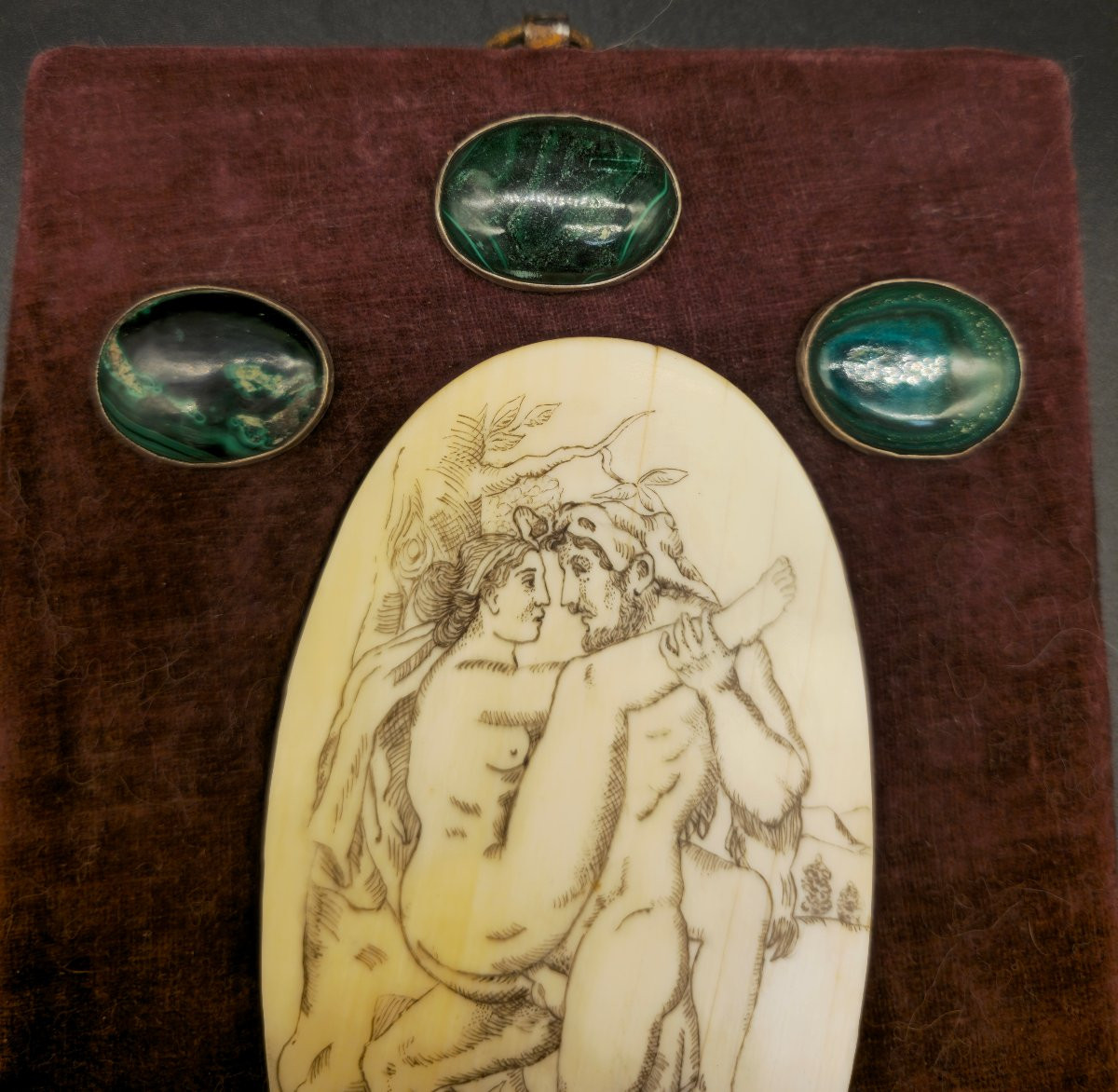 Plaque en ivoire gravée représentant Hercule et Omphale – scène mythologique érotique-photo-4