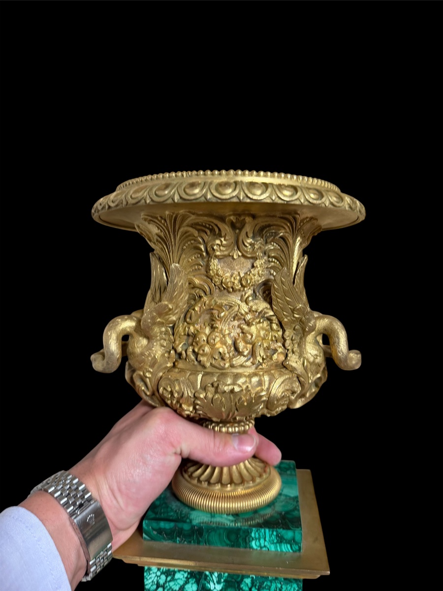 Paire de vases en bronze doré sur piédestaux en malachite, manufacture russe impériale, XIXe s.-photo-4