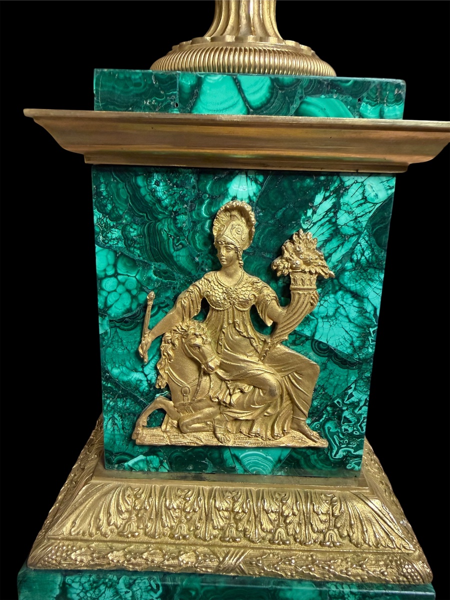 Paire de vases en bronze doré sur piédestaux en malachite, manufacture russe impériale, XIXe s.-photo-5