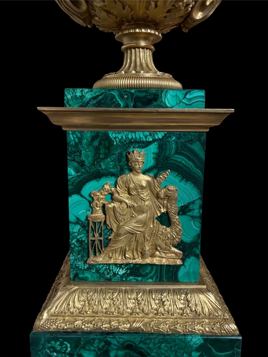 Paire de vases en bronze doré sur piédestaux en malachite, manufacture russe impériale, XIXe s.-photo-6