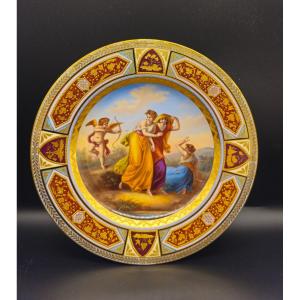 Plat en porcelaine de Vienne 1825–1830, Cupidon avec les Trois Grâces