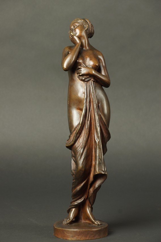 Femme trésorée, F. Sanzel, bronze, 2e moitié du 19e siècle.