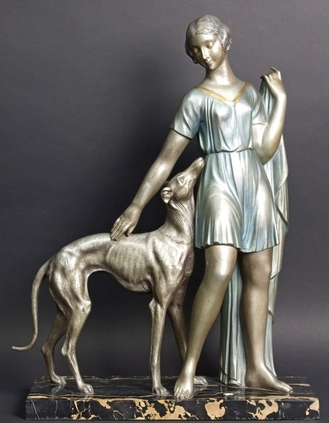Fille avec Chartre, bronze, art déco, Ignacio Gallo, France, années 1920-1930.
