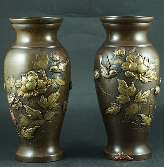 Pair Of Vases, Bronze, Japan, Meiji Period (1868-1912)