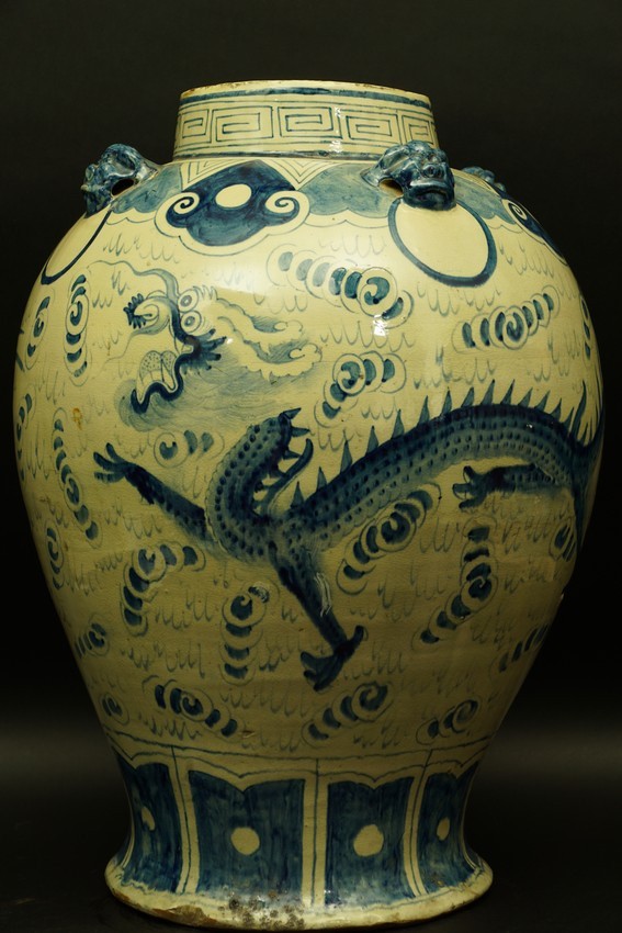 Vase orné d'un dragon, céramique, Chine, dynastie Qing, XVIIIe siècle