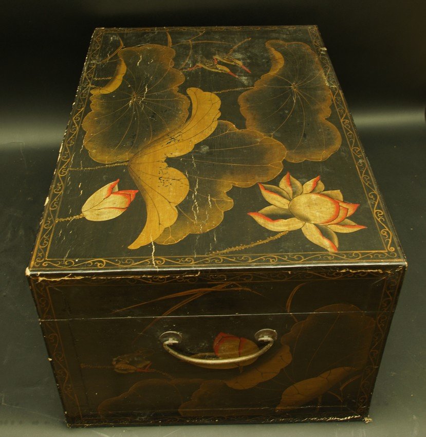 Box Decorated With Lotus Motifs. Japan, 19th/20th Century-photo-2