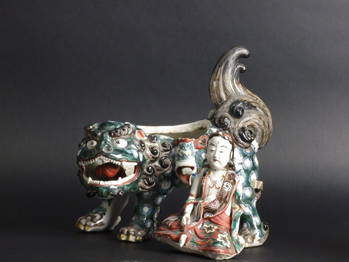 Guanyin sur le chien Foo, porcelaine, Japon, XIXe siècle-photo-2