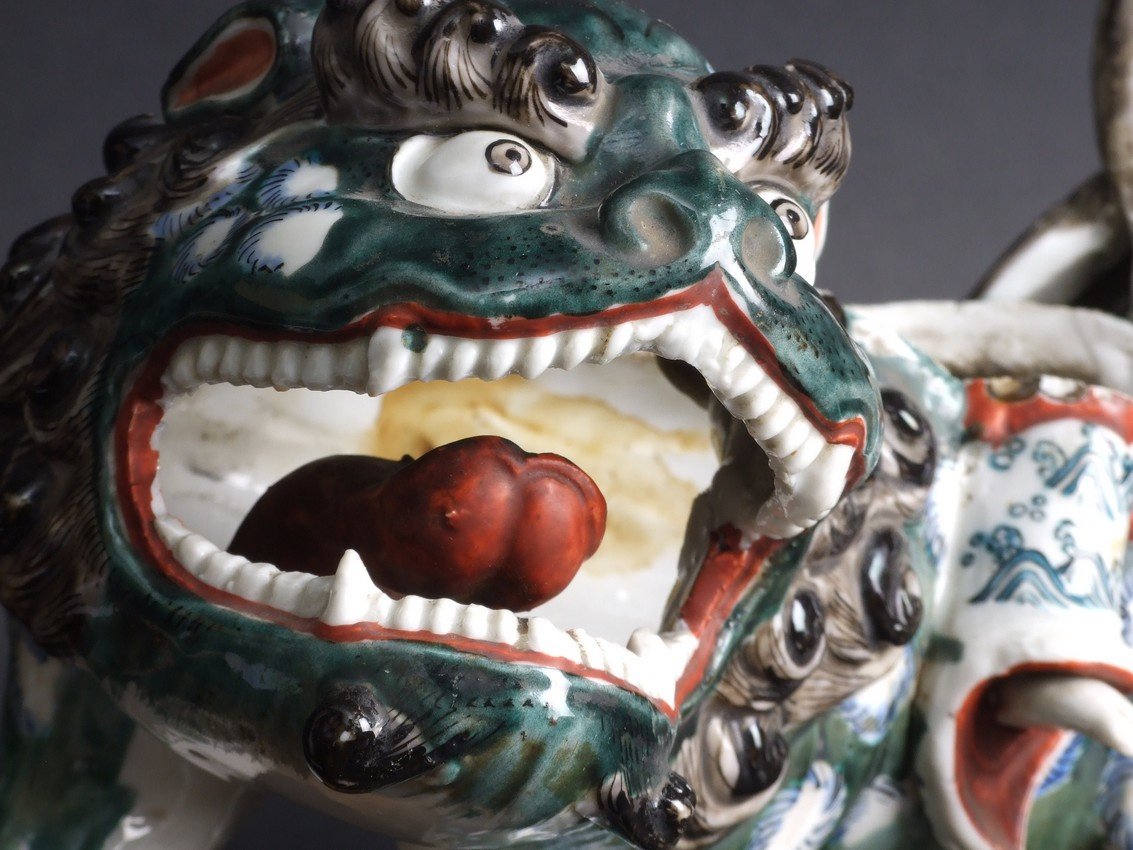 Guanyin sur le chien Foo, porcelaine, Japon, XIXe siècle-photo-1