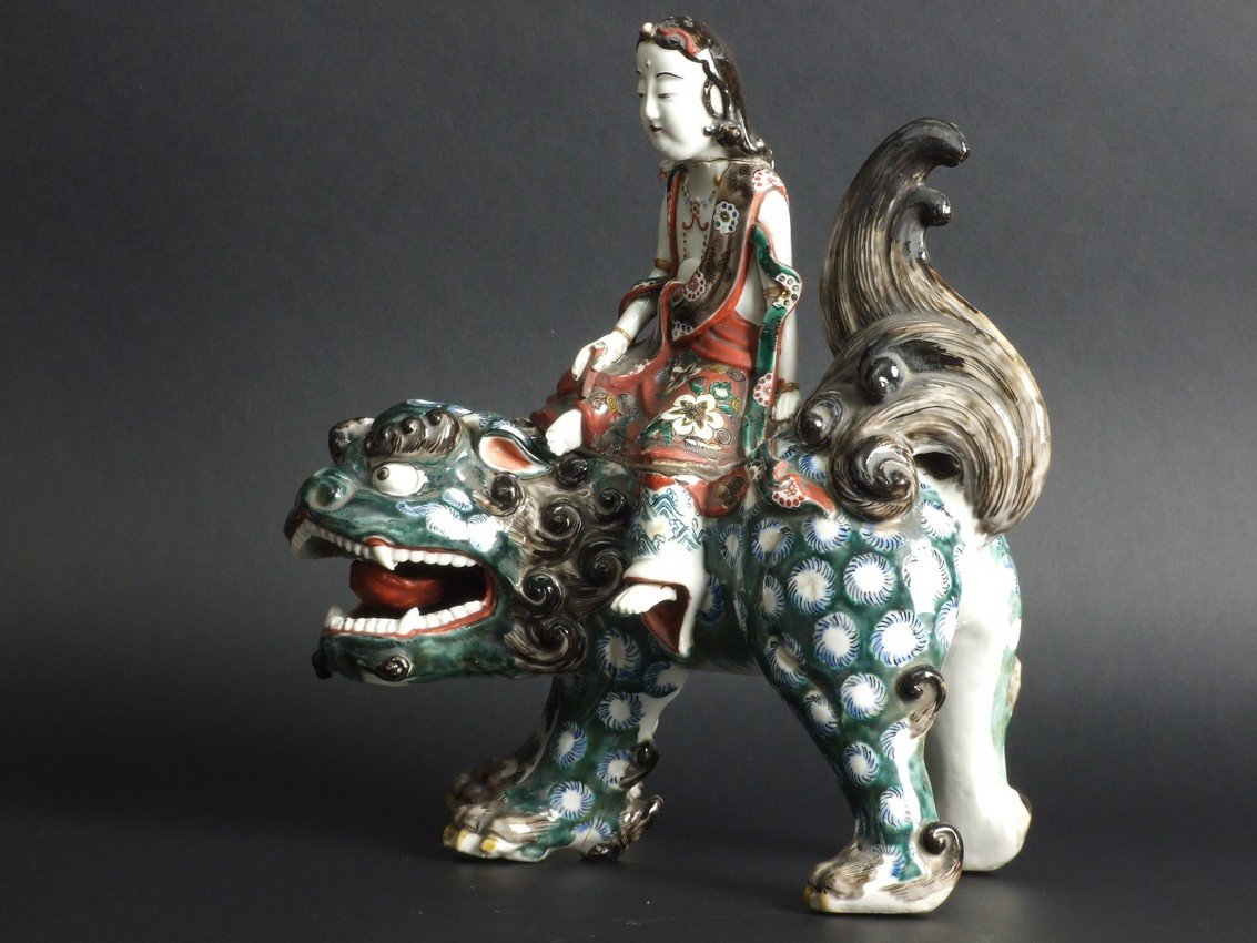 Guanyin sur le chien Foo, porcelaine, Japon, XIXe siècle-photo-6