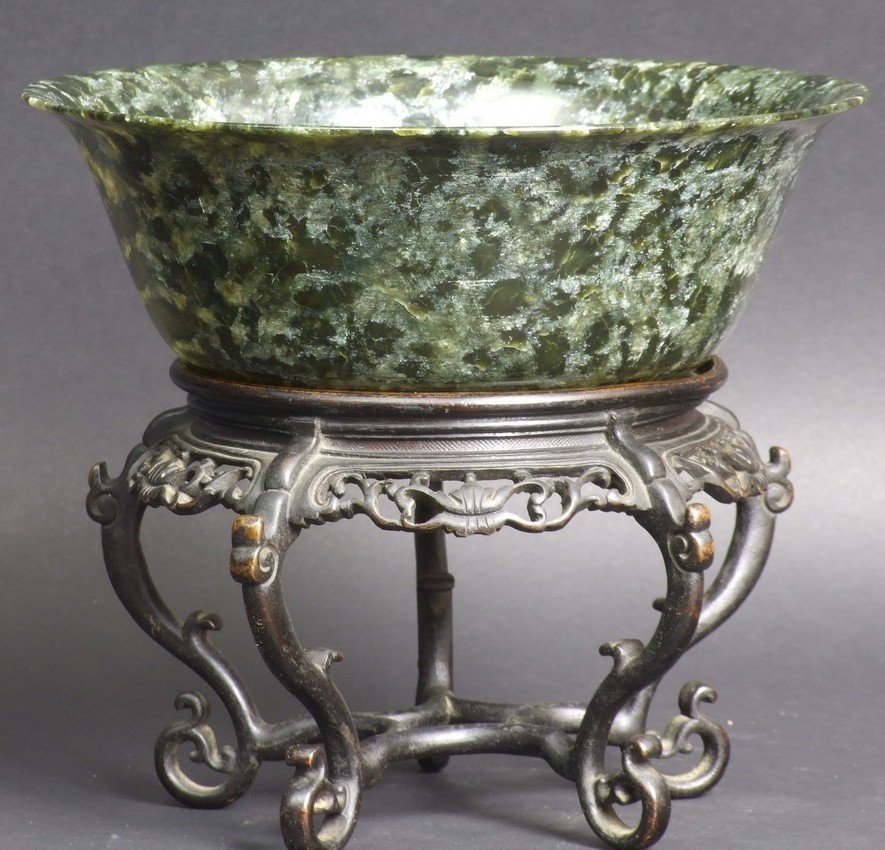 Coupe sur pied, jade (?), bronze, Chine, XIXe siècle.