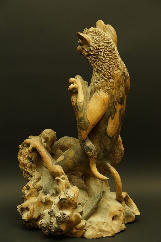 A Lion Fighting A Dragon, Root Sculpture, Indonesia, 20th Century.-photo-4