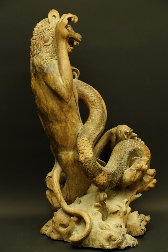 A Lion Fighting A Dragon, Root Sculpture, Indonesia, 20th Century.-photo-5