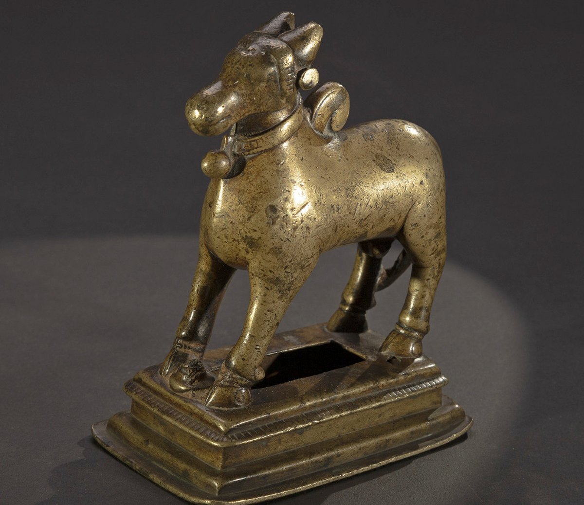 Nandin Bull, Bronze, India, 18th Century.-photo-3
