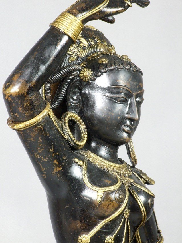 Danseuse indienne, bronze, hauteur : 93 cm, Inde, XIXe / XXe siècle.-photo-4