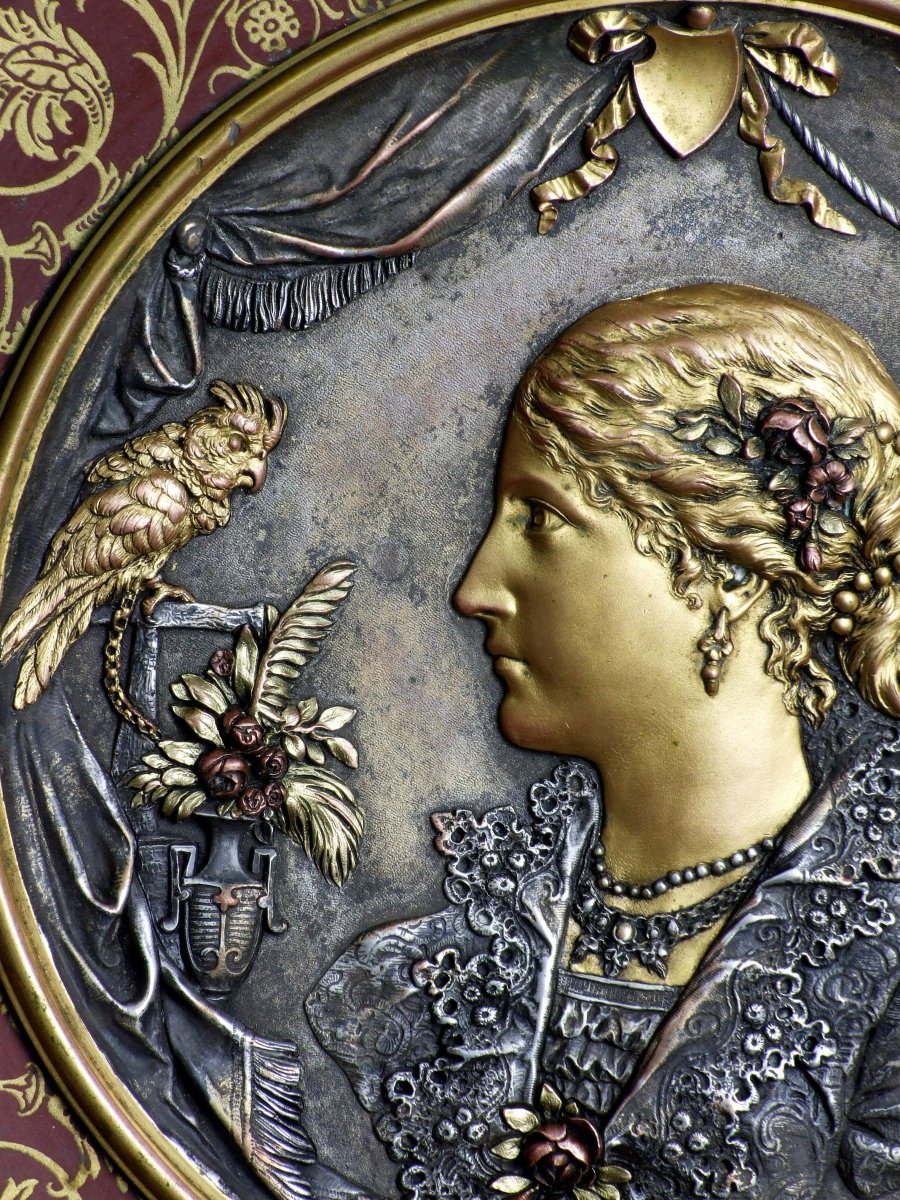 Decorative Plate Depicting A Woman's Profile, Gilded Copper, Late 19th Century.-photo-4