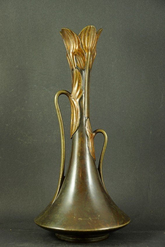 Vase Decorated With A Leaf Motif, Bronze, Japan, Meiji Era (1868–1912)-photo-3