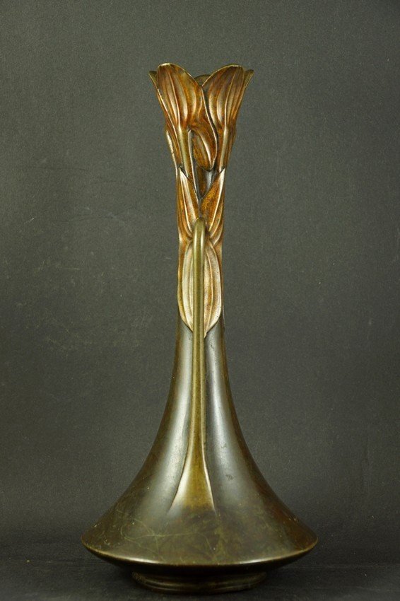 Vase Decorated With A Leaf Motif, Bronze, Japan, Meiji Era (1868–1912)-photo-3