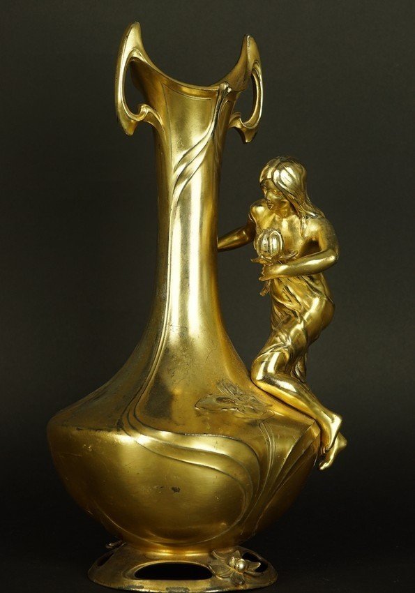 Vase représentant une nymphe, Art nouveau, étain doré, vers 1900.-photo-3