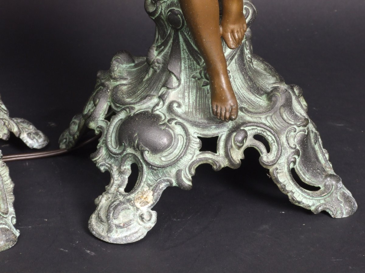 Paire de lampes représentant des nymphes, Art nouveau, alliage de métaux, France, vers 1900.-photo-7
