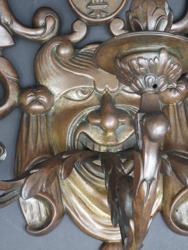 Paire d'appliques ornées de masques, bronze, XIXe siècle.-photo-2
