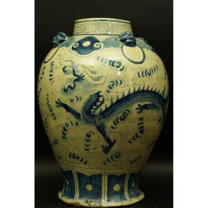 Dragon Vase, Ceramic, China, Qing Dynasty, 18th Century