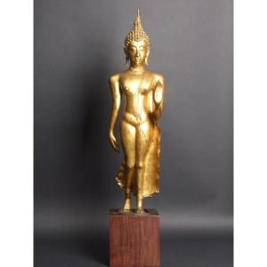 Bouddha marchant, bronze doré, Thaïlande, XVIIe siècle.