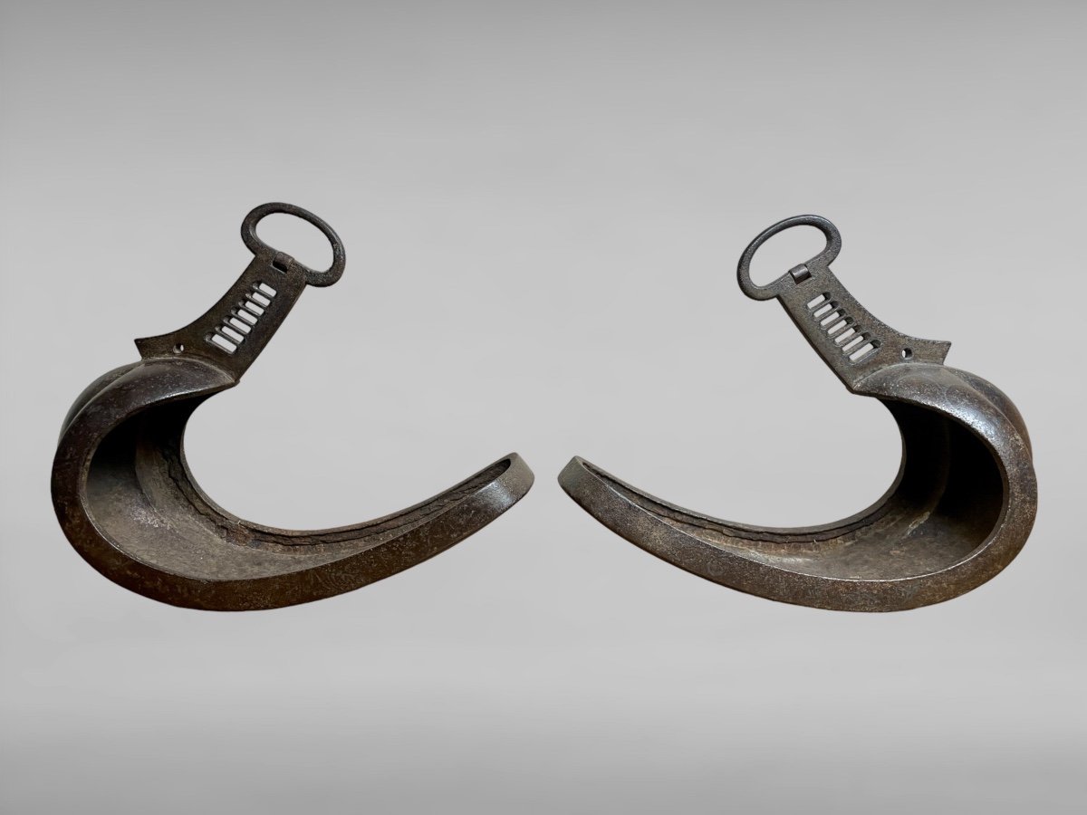 Pair Of Samurai Abumi Stirrups In Silver Damascened Iron - Edo Period (1603 - 1868).-photo-3